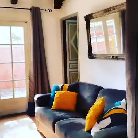 Antonia Villa *